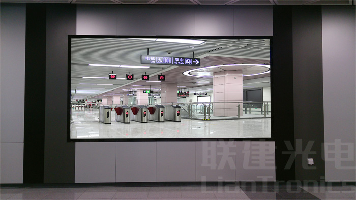 聯建光電LED顯示屏添彩深圳最美11號線